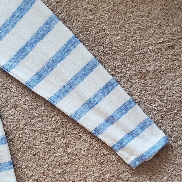 Time and Tru sweater top - Picture 3 of 3